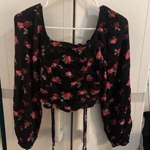 Flowered long sleeve crop top <3